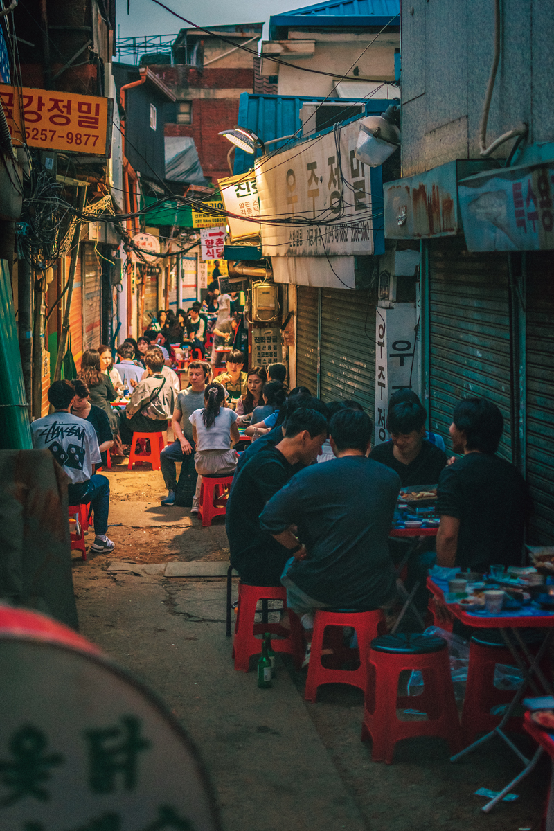 An alley next to Daelim Plaza