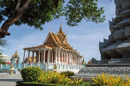 프놈펜의 건축학개론 - 프놈펜의 정교하고 아름다운 건축물을 통해 캄보디아 역사의 숨결을 느껴본다