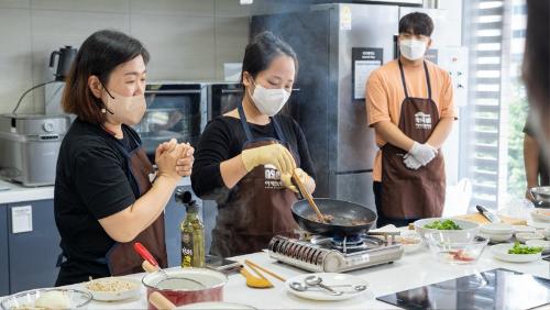 베트남 음식을 알리기 위해 한국으로 온 김예린 셰프 (응우엔 투이 링, Nguyễn Thùy Linh)