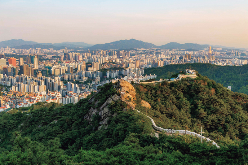 仁王山，怀抱西村