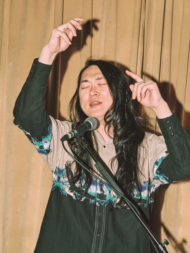 고전(古典)에서 걸어 나온 전위적 에너지 